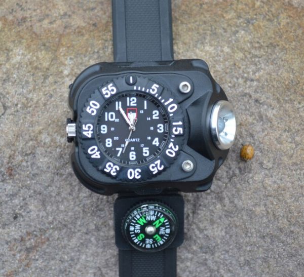 Besta FlashLight с компасом