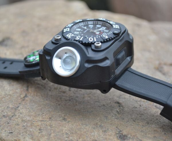 Besta FlashLight с компасом